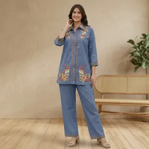 Ensemble en coton bleu brodé de fleurs pour femmes, manches trois quarts, col rabattu, tenue décontractée printemps-été - Product Image 3