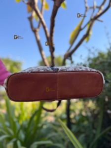 Sac fourre-tout en cuir véritable avec poils, sac à bandoulière vintage, sac de voyage portable, vente en gros B2B - Product Image 4