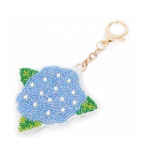 Porte-clés étoile perlé fait main, breloque de sac étoile dorée, breloque de sac à main étoile scintillante pour filles et femmes, accessoire de sac à dos et de sac à main - Product Image 6