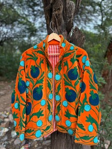 Veste Bohème Brodée Oranges, Fleurs et Grenades, Motif Artistique Bleu, Style Suzani, Art Populaire, Blazer Hiver Botanique - Product Image 3