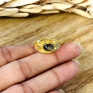 Nouvelle Bague Tendance en Labradorite, Anneaux Tribaux en Laiton pour Femme, Plaqué Or 18 carats, Style Bohème Antique, Motif Tourbillon Céleste [Vente en Gros/OEM/ODM] - Product Image 4