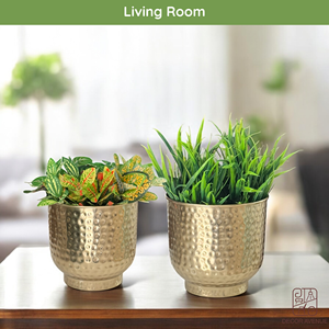 Macetas decorativas de metal martillado dorado de diseño de tendencia para el hogar, oficina, jardín, sala de estar, dormitorio, cocina, también disponible en negro - Product Image 3