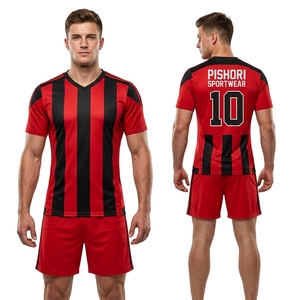 ชุดรักบี้ชายสีแดงดำแบบกำหนดเอง เสื้อเจอร์ซีย์ลายทางแนวตั้งและกางเกงขาสั้น โพลีเอสเตอร์ 100% พิมพ์ลายเต็มตัว ชุดกีฬาสโมสร - Product Image 1