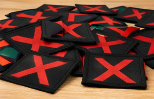 Parche Bordado Estilo Drop Zone con X Roja sobre Negro, Insignia Táctica para Uniforme - Product Image 4
