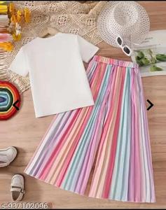 Venta al por Mayor de Conjuntos de Dos Piezas para Niñas, Estilo Coreano, Minimalista, Casual, Verano 2026, Camiseta de Manga Corta y Pantalones Cortos - Product Image 2