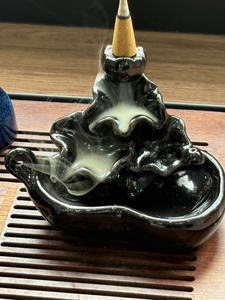 Incienso de Cono de Agarwood GMEX.JSC de Calidad Premium, 100% Polvo de Madera de Sándalo, Aroma Natural Religioso, Precio Económico, Vietnam - Product Image 5