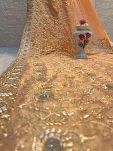 Sari en Georgette Premium avec motif floral Jaal, pierres Jharkan argentées, Zari véritable et blouse – Sari tendance pour mariages et fêtes - Product Image 4