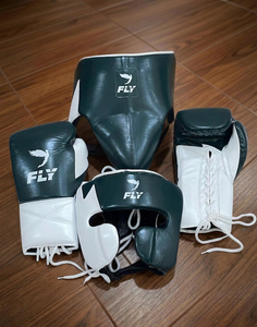 Nuevo conjunto de entrenamiento de boxeo Fly, hecho a medida, con guantes de boxeo Fly Lace Up y kit de sparring. - Product Image 3