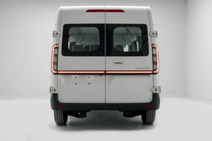Geely Farizon Super Van, Auto Eléctrico con Tracción en las Cuatro Ruedas, Batería de Litio, Asientos de Cuero R18, Cámara Trasera - Product Image 2