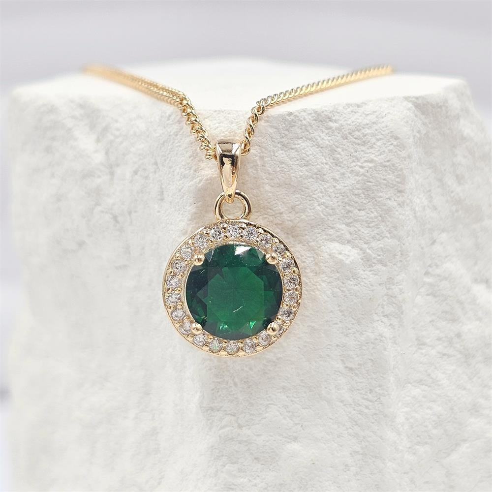 สีเขียว