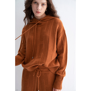 Pull à capuche en tricot ample et déchiré pour femme, avec cordon de serrage, coupe classique, hiver - Product Image 5