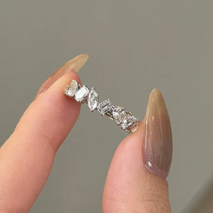 Anillo de media eternidad con diamantes cultivados en laboratorio de corte fantasía mixto, banda de boda de oro de 14K, anillo de aniversario único con diamantes de múltiples formas. - Product Image 2