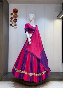 Lehenga Choli de Algodón Puro Camric con Bordado de Espejos, Estilo Delgado y Elegante, Especial para Navratri, para Bodas, Fiestas y Eventos Tradicionales de Invierno - Product Image 5