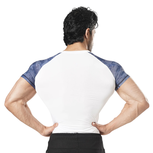 T-shirt de compression personnalisé pour homme, blanc et bleu, à manches courtes raglan, col ras du cou, ajusté, pour l'entraînement, protection anti-UV, vêtement de sport athlétique, sous-vêtement technique - Product Image 4