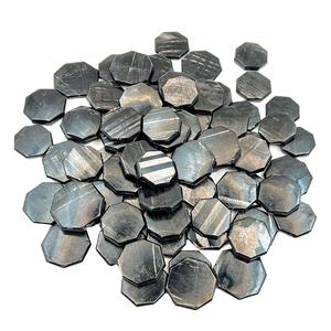 Hyperstène naturel rayé, cristal octogonal gravé, pierre précieuse foncée polie à la main pour la méditation, le Reiki et la guérison énergétique des chakras - Product Image 1