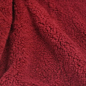 ชุดวอร์มผู้ชายสไตล์วินเทจสำหรับฤดูหนาว ระบายอากาศได้ดี แห้งเร็ว ผ้าเนื้อนุ่ม ด้านนอกดีไซน์หนังพรีเมียม ด้านในบุผ้าเนื้อนุ่ม พร้อมเชือกผูกเอว - Product Image 4