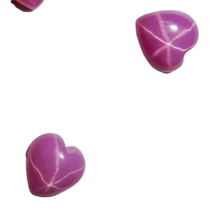 Rubí Estrella Corazón 5x5 mm 0.5 Quilates, Cabujón Opaco Pulido Creado en Laboratorio con Efecto de Estrella de 6 Puntas para Joyería - Product Image 6