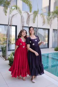 ชุดเดรสยาวผ้าฝ้ายดีไซน์เนอร์คุณภาพเยี่ยมสำหรับงานวัฒนธรรม งานฉลองอีด และงานปาร์ตี้ดิวาลี มีจำหน่ายในราคาส่งออก - Product Image 2