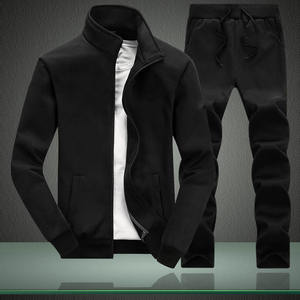 Survêtement de sport en polyester pour homme de qualité supérieure, idéal pour la course à pied et le jogging, avec logo personnalisé - Product Image 5