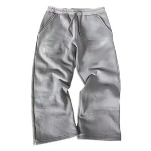 กางเกงวอร์มขาบานทรงตรงสำหรับผู้ชาย ปักลายตามสั่ง ผ้าฟลีซ ทรงวินเทจ ล้างสีแบบแอซิดวอช - Product Image 6