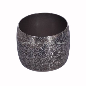 Rond de serviette design moderne finition argentée porte-anneau de serviette de fête de mariage décoration de table porte-serviette de table en métal fait à la main - Product Image 2