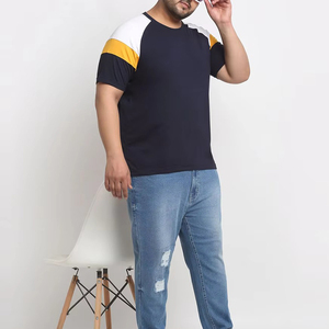Camiseta de Manga Raglán Azul Marino para Hombre con Ribete en Contraste Blanco y Amarillo, Cuello Redondo, Corte Holgado, Tejido de Punto, 100% Algodón, Logotipo Frontal - Product Image 6