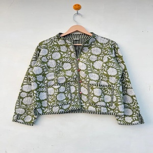 Chaqueta Bomber Acolchada con Parches Florales, Chaqueta de Invierno de Algodón para Mujer, Cuello Alto, Manga Larga, Diseño Bordado a Mano, Estilo Bohemio - Product Image 1