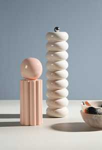 Molinillo de Sal y Pimienta de Diseño Vertical Escultural con Columna Acanalada Lacada, Perfecto para Decoración de Mesa de Comedor - Product Image 6