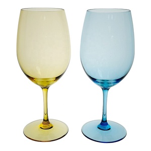 Juego de copas de vino con tallo de color acrílico de 20oz sin BPA, estilo de diseño clásico redondo - Product Image 1