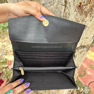 Portefeuille à rabat en peau de vache pour femmes sac à main en cuir repoussé à la main pochette carte étui de téléphone Western Sun fleur pochette pour femmes - Product Image 3