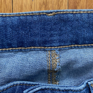 กางเกงยีนส์ทรงหลวมสไตล์แบ็กกี้สำหรับผู้หญิง ลดราคาพิเศษ รับทำโลโก้และออกแบบลายดอกไม้ แฟชั่นสำหรับทำงานและใส่ลำลอง - Product Image 5