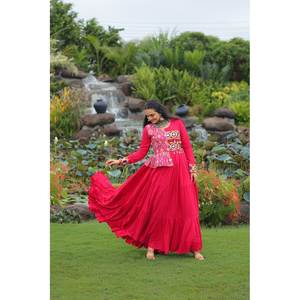 Navratri spécial belle robe traditionnelle chinoise brodée - Product Image 1