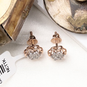 Pendientes de tuerca florales de oro rosa macizo de 14 quilates con diamantes de dos tonos al por mayor Memoria Jewels - Product Image 3
