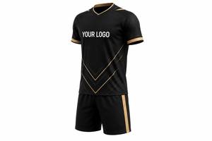 Ensemble de football haut de gamme avec graphismes sublimés, maillot athlétique et short coordonné, 100 % polyester respirant et écologique - Product Image 4