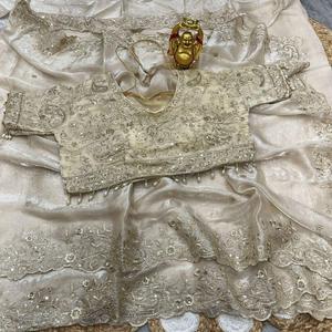 Sari Étnico Indio Hermoso y Elegante con Bordado para Fiestas y Bodas, Atuendo Moderno y Elegante para Mujer - Product Image 2