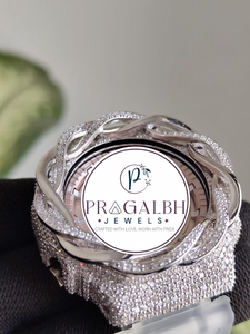 นาฬิกาเพชรหรู Pragalbh Jewels ประดับเพชรเต็มหน้าปัดลายดอกไม้ ตัวเรือนสแตนเลส สายยาง เหมาะสำหรับงานปาร์ตี้และสวมใส่ในชีวิตประจำวัน - Product Image 3