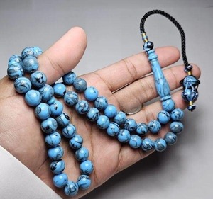 Lot de 33 perles de tasbih artisanales en acrylique, bois et cristal pour la prière musulmane - Vente en gros à prix abordable - Product Image 3