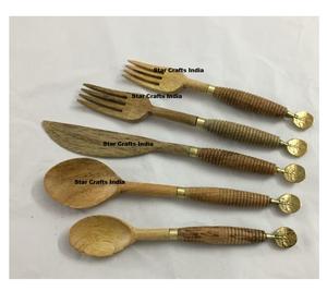 Juego de 4 Cuchillos para Queso al por Mayor, de Acero Inoxidable con Mangos de Madera Natural y Detalles de Cuerda, Aptos para Lavavajillas, para una Presentación Gourmet - Product Image 1