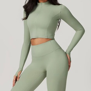 Ensemble de yoga 2 pièces vert menthe pour femme, sans couture, respirant, en spandex, avec leggings taille haute et crop top dos nageur à col rond, longueur intégrale - Product Image 4