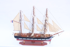 Modèle de bateau à voile en bois fait main - Modèle réduit de la célèbre voilière à trois mâts, Famine, décoration pour la maison ou le bureau, Jeanie Johnston - Product Image 4