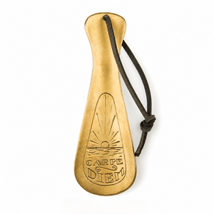 Cuchara para Zapatos de Bolsillo de Latón Premium, Compacta para Viaje, Ayuda para Calzarse Zapatos, Accesorio de Calzado de Metal de Lujo, Artículo de Regalo Duradero para Hombres y Mujeres - Product Image 1