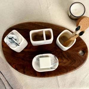 Juego de Accesorios de Baño Decorativos Modernos de Resina de Lujo, Hechos a Mano, Cuadrados, de Cuatro Piezas, para Uso en el Hogar y Hoteles - Product Image 5