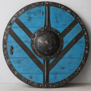 Bouclier Viking en bois durable, design inspiré du monde nordique, pour accessoires de costume, décoration et collection - Product Image 1