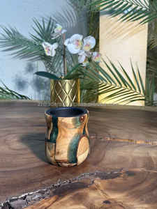 Brûleur d'encens arabe en bois poli à la main de luxe avec détails en résine d'oud pour une fragrance d'intérieur haut de gamme et une sérénité du Ramadan Moubarak - Product Image 5