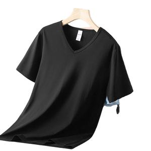 เสื้อยืดผู้ชายผ้าฝ้าย 100% คุณภาพสูง ทรงปกติ น้ำหนักมาก สีพื้น พิมพ์ลายการ์ตูนโลโก้ด้านหน้า ระบายอากาศได้ดี - Product Image 1