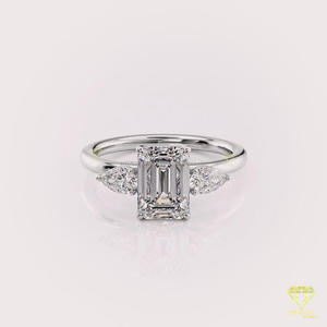Bague de fiançailles à trois pierres en diamant de laboratoire taille émeraude, or jaune, pierre latérale en forme de poire, bague de promesse, élégante bague de mariage - Product Image 3