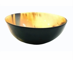 Bol en corne de buffle fait main de luxe, noir à l'extérieur, doré à l'intérieur, bol de service décoratif, vaisselle écologique haut de gamme - Product Image 1