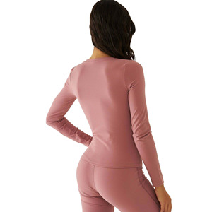 Hauts de yoga pour femmes à manches longues, antibactériens, écologiques, respirants, séchage rapide, en Spandex/Nylon, coupe ajustée, col rond, devant uni - Product Image 4