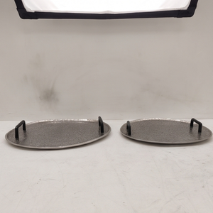 Plateau en métal lourd à surface texturée unique, moulé, pour cuisine et salle à manger, articles de table en stock - Product Image 2