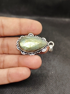 Handmade Fire Labradorite Multi Size Gemstone Handmade Solid Brass Fashion Jewelry Pendant Gifts Labradorite Pendants Wholesale - Product Image 5